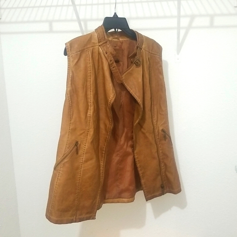 CHELSEA and VIOLET leather vest!